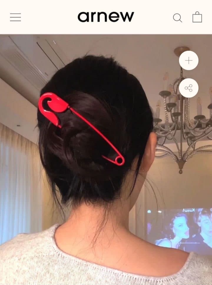 Viral hair tie (Red) safety pin style - Image 1