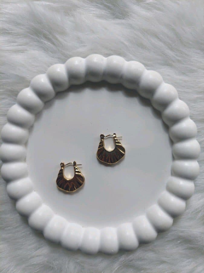 Purse style hoops - Image 1