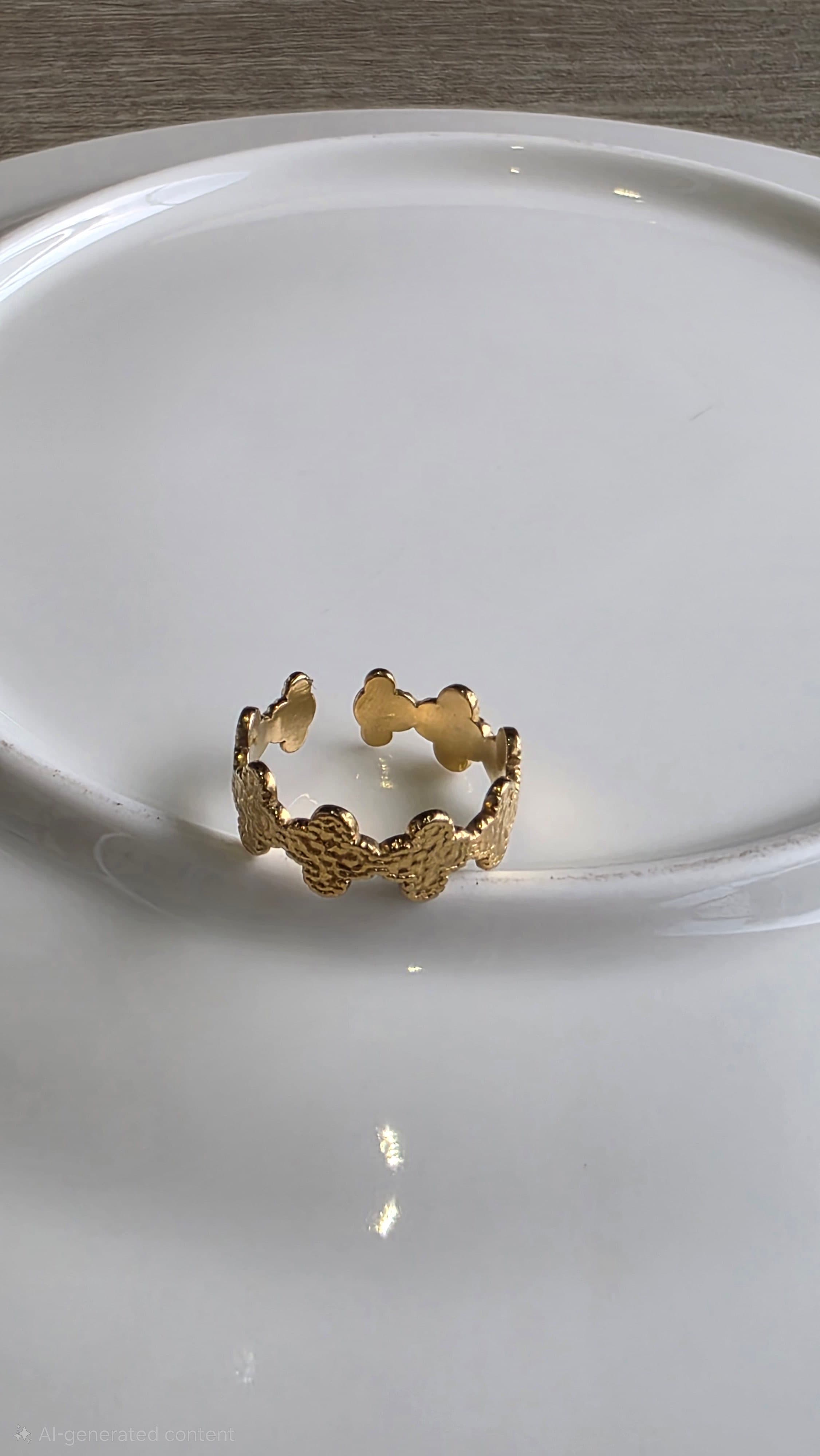 Clover ring - Image 1
