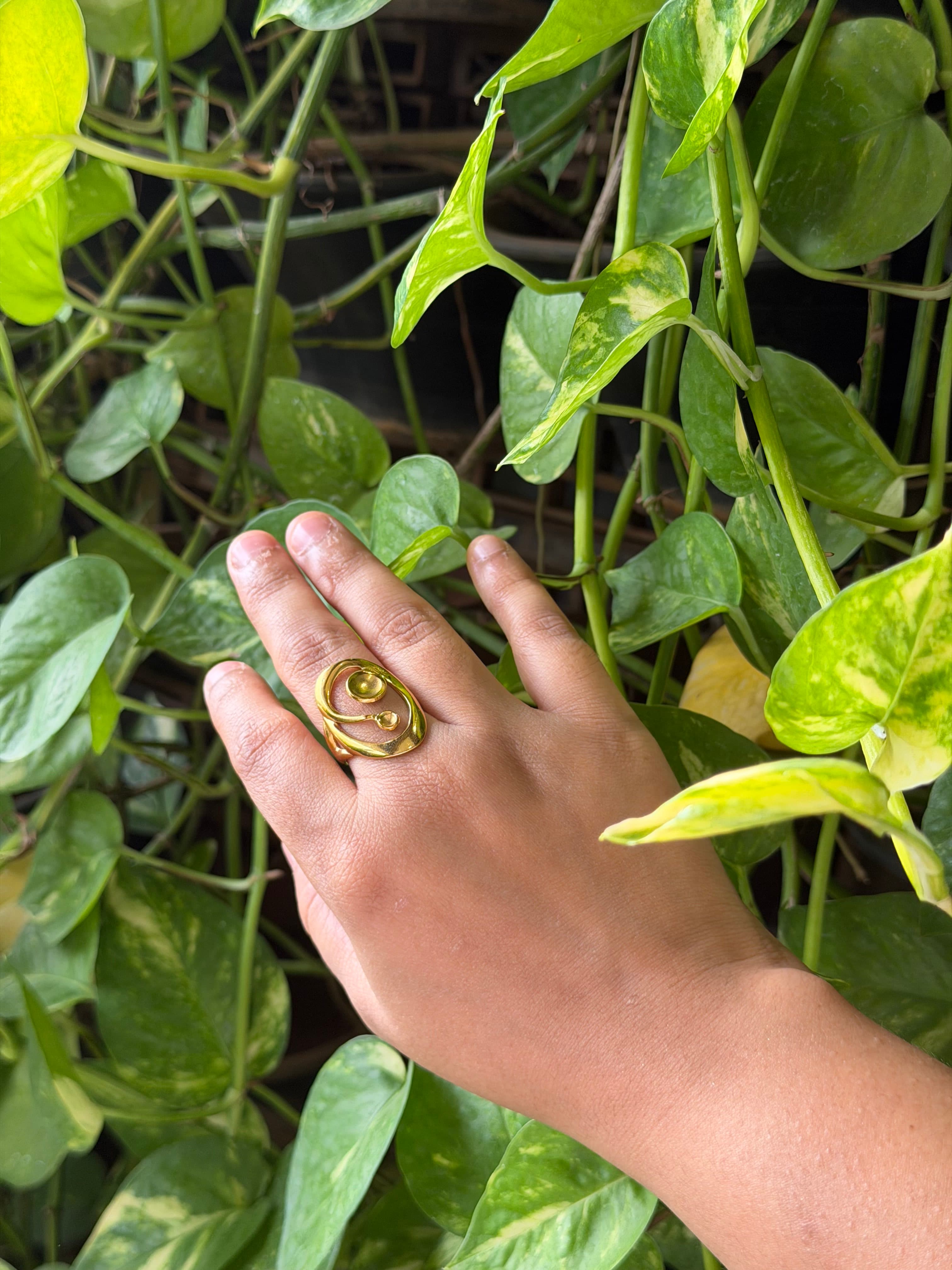 Oval shaped ring - Thumbnail 3