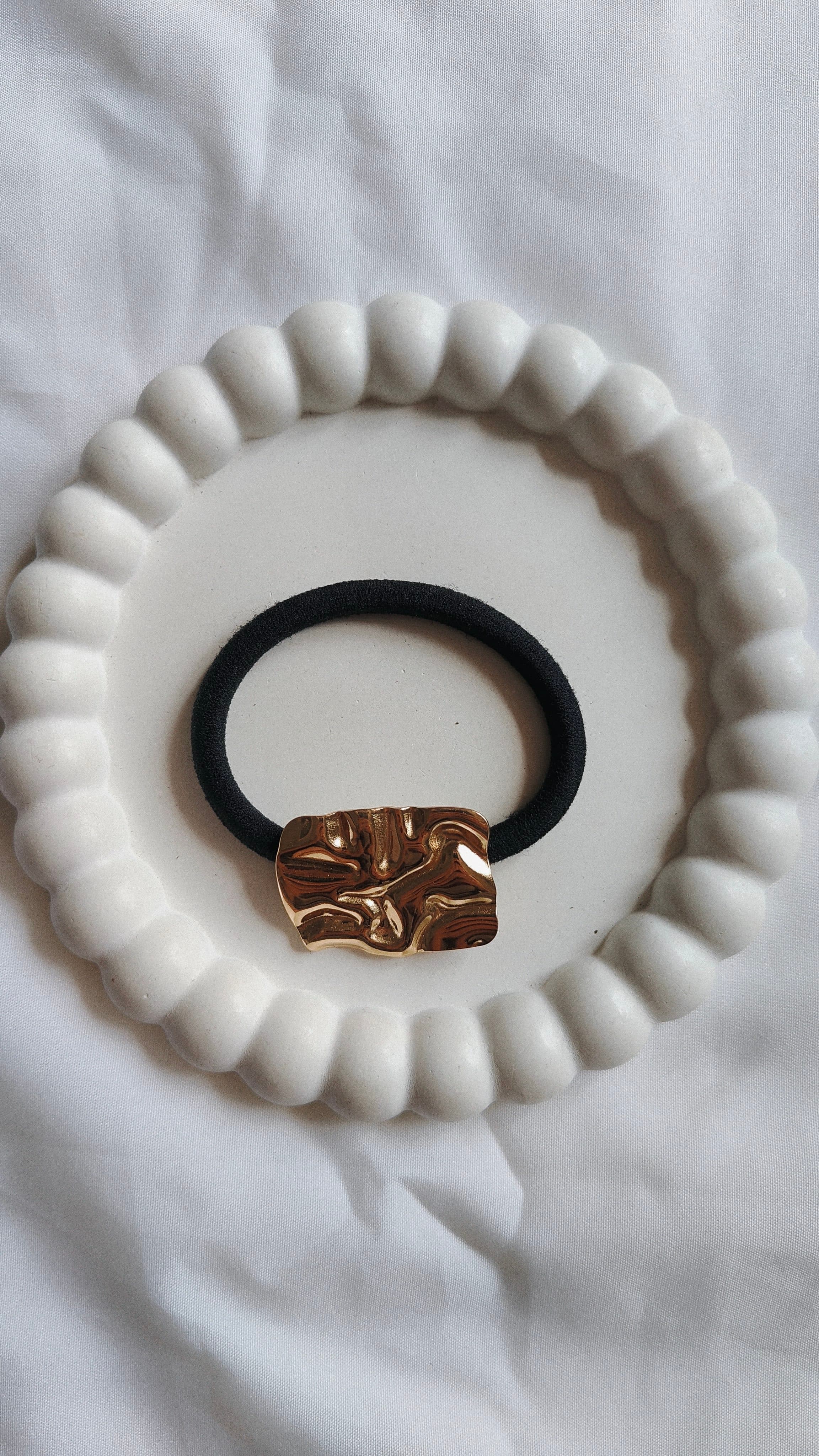 Textured rectangular hair tie - Image 1