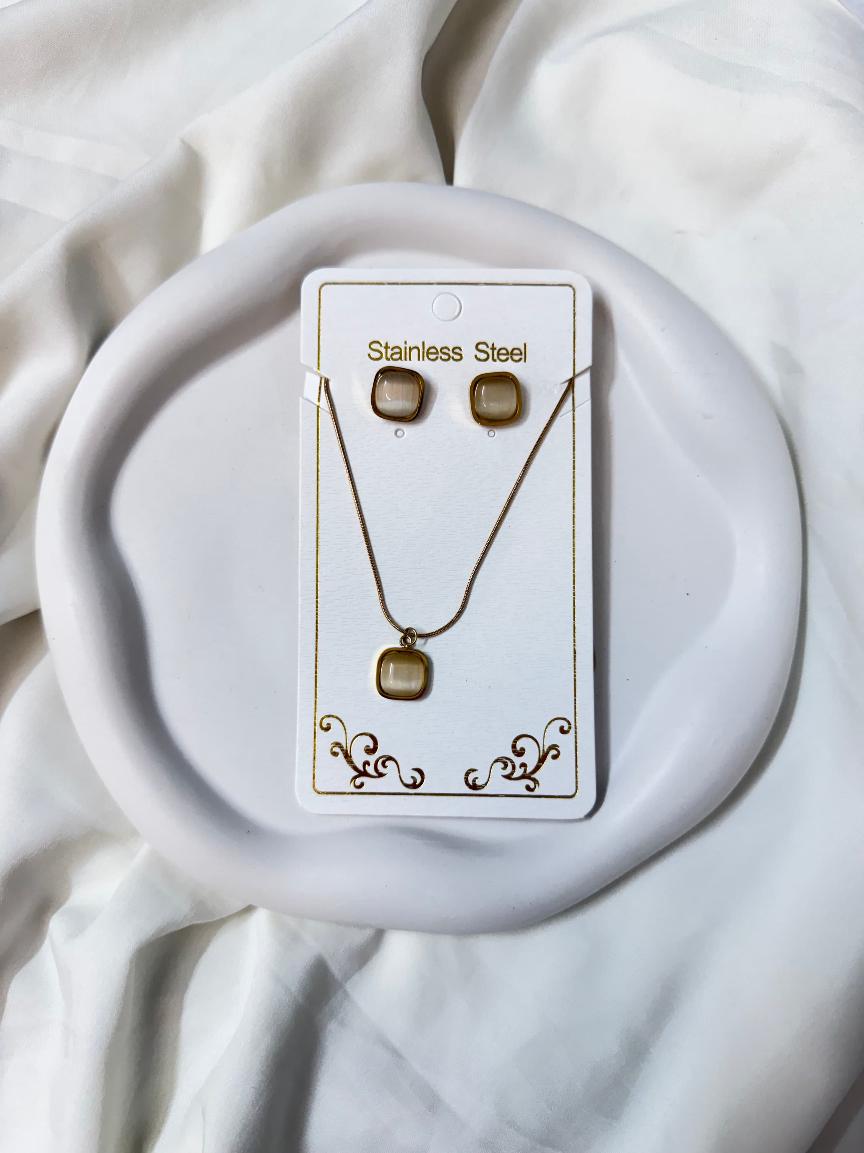 Chain + earring combo - Image 1