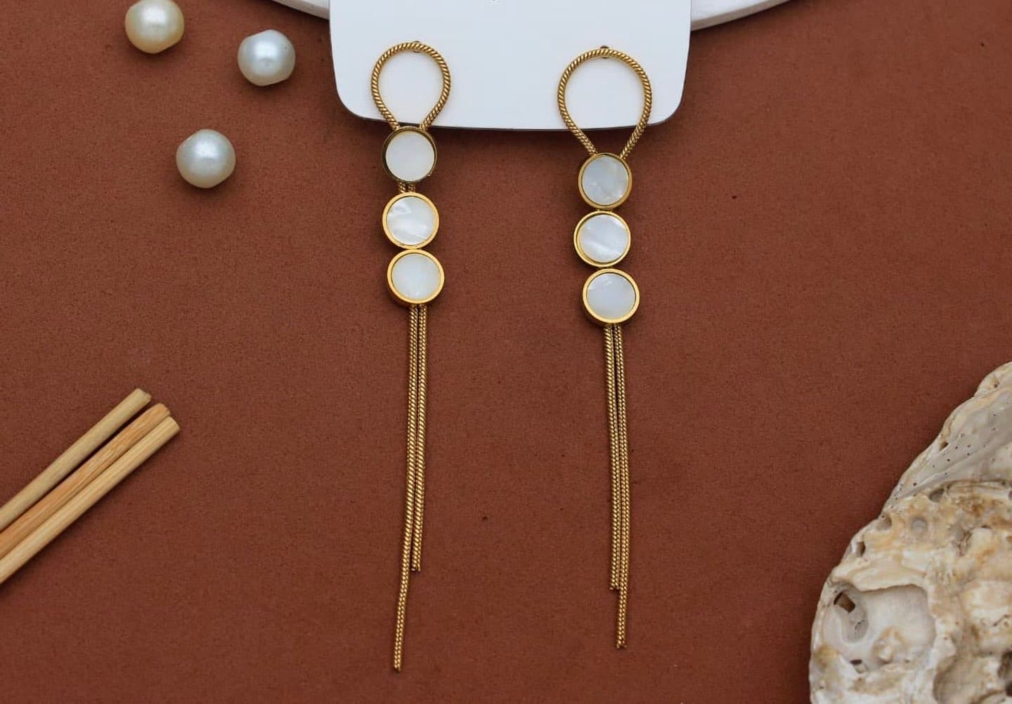Elegant elongated earrings - Image 1