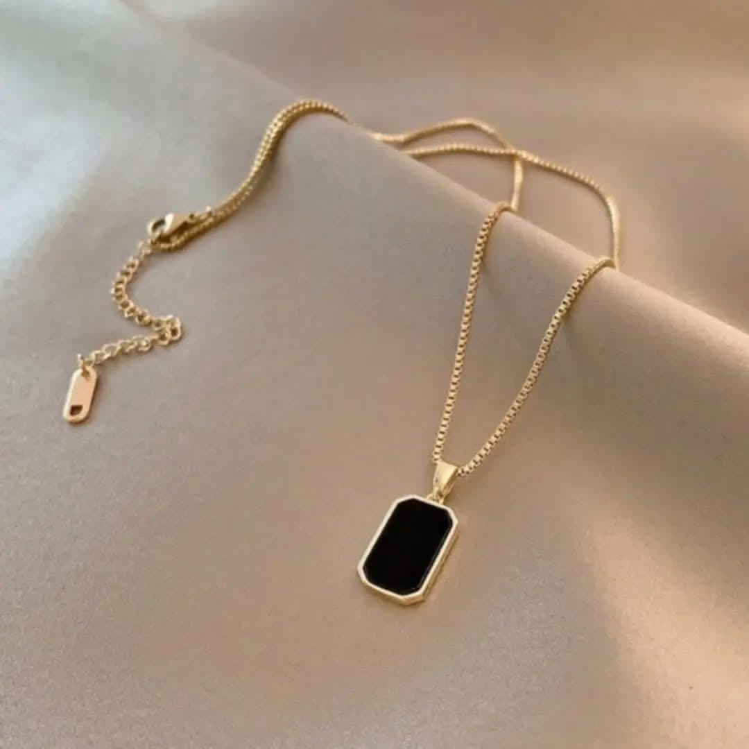Rectangular black pendant - Image 1