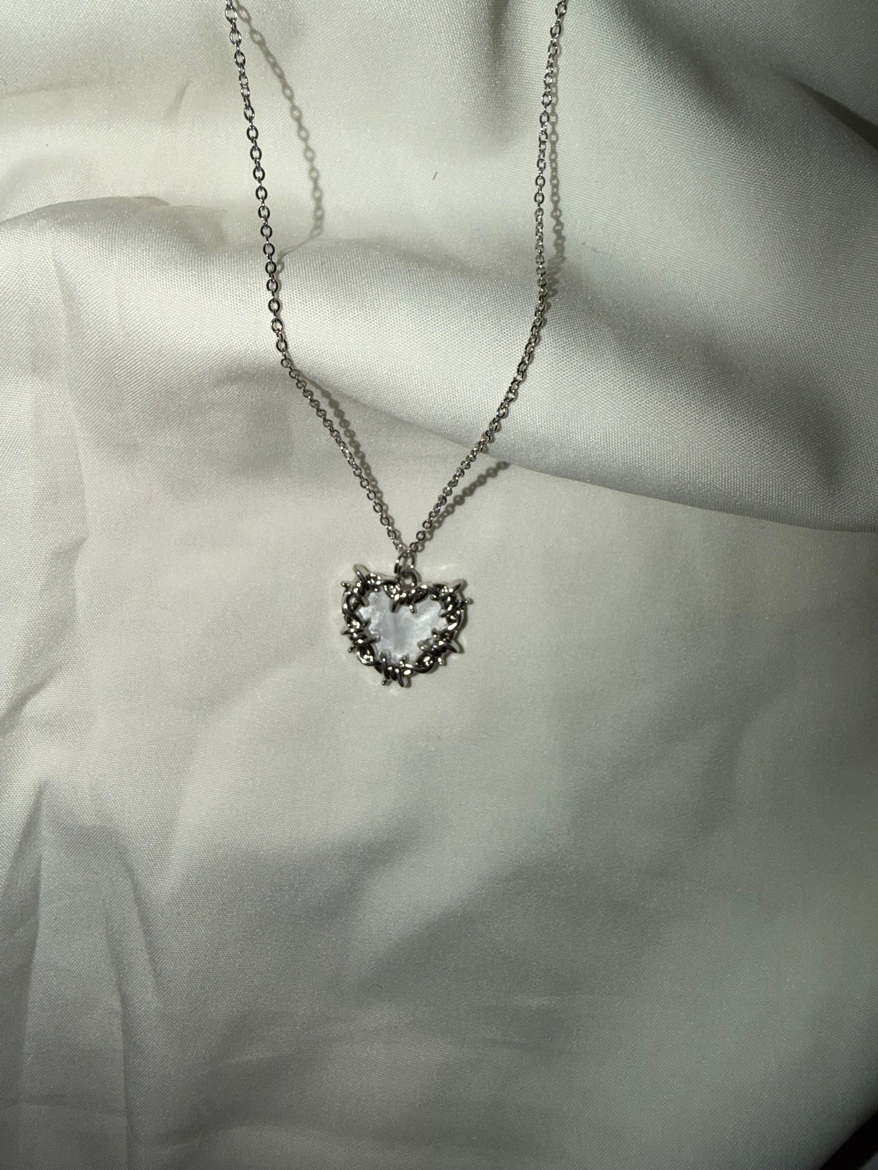 Barbed wire heart necklace - Image 1