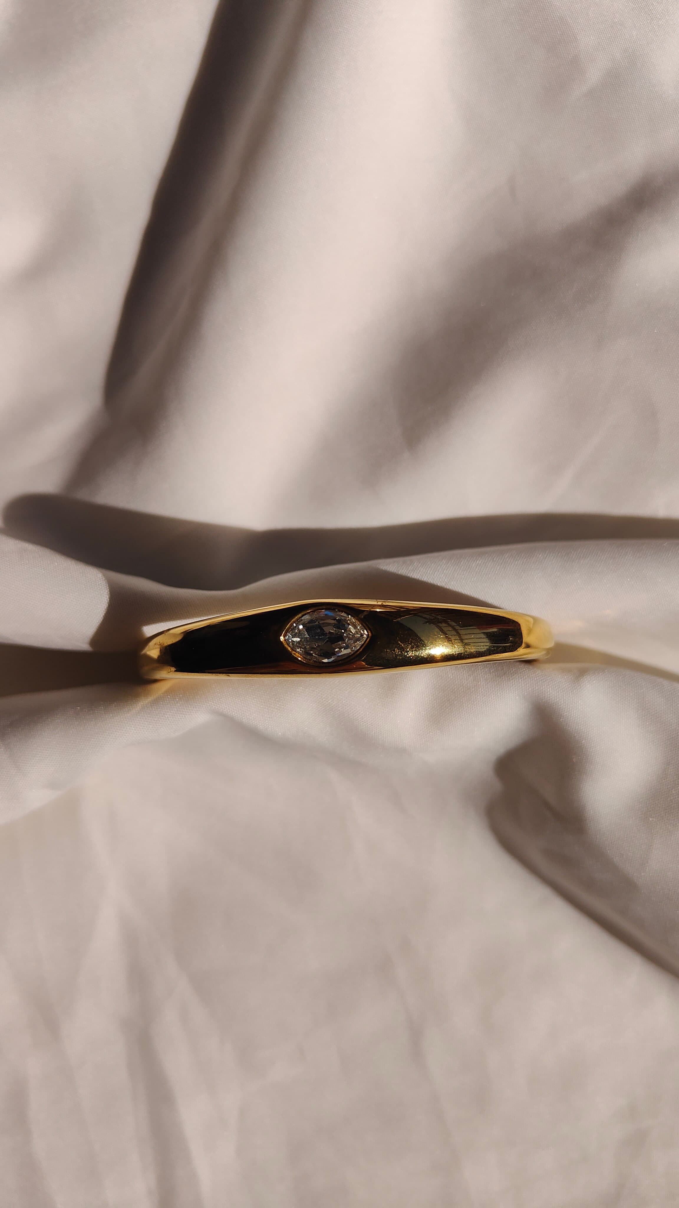 Stowe signet diamond bangle - Image 1