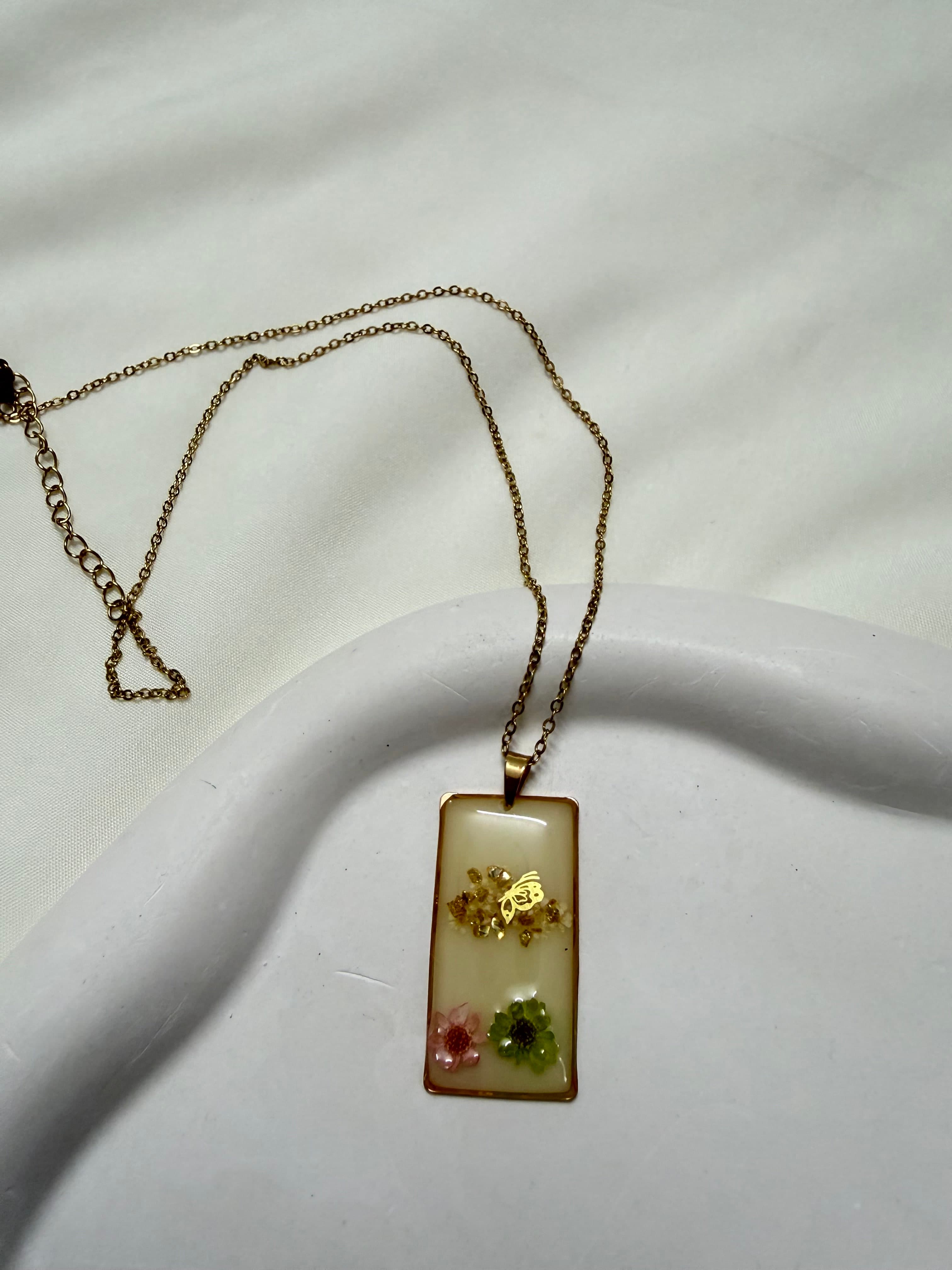 Rectangular shaped resin chain - Image 1