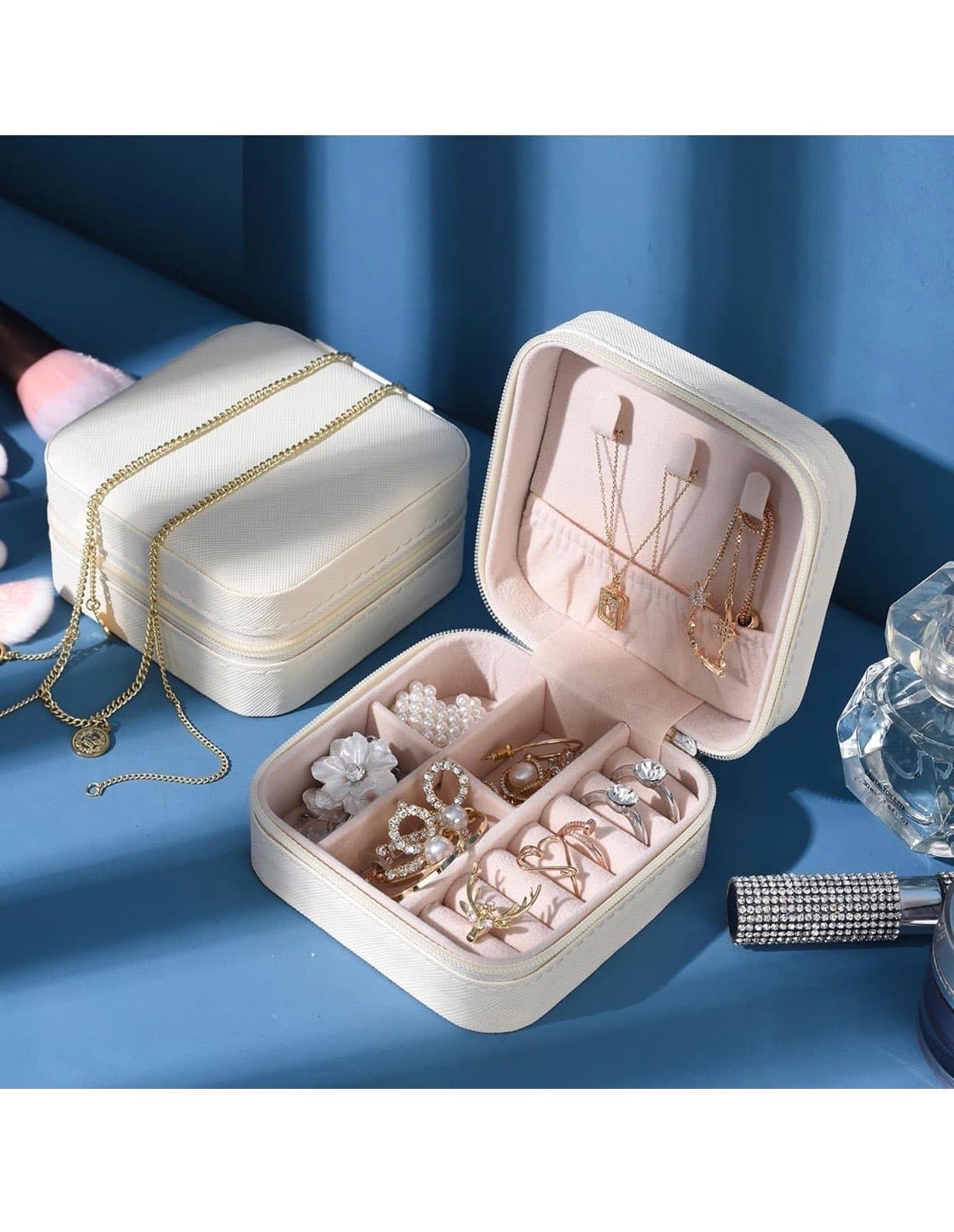 White jewellery organiser - Image 1