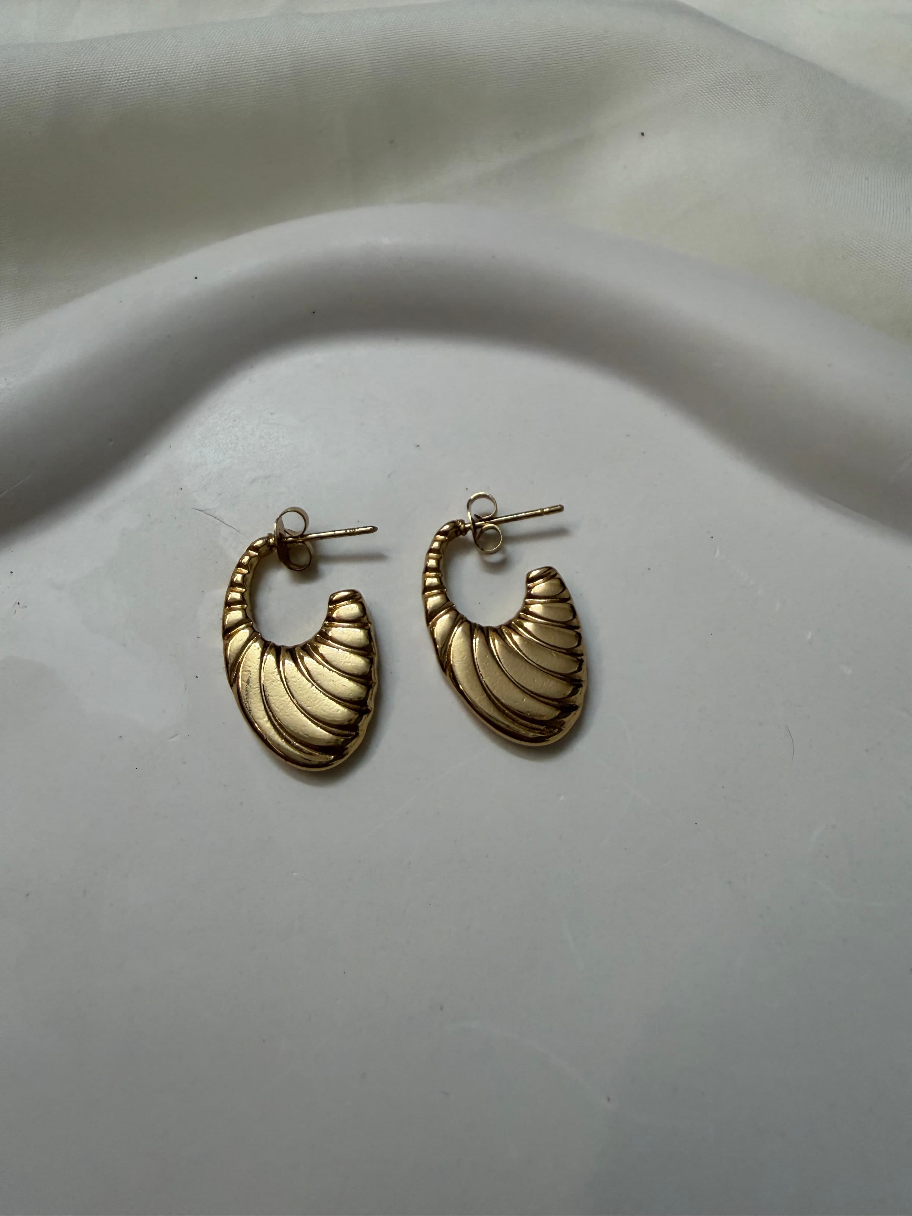 Bold wave ribbed hoops - Image 1