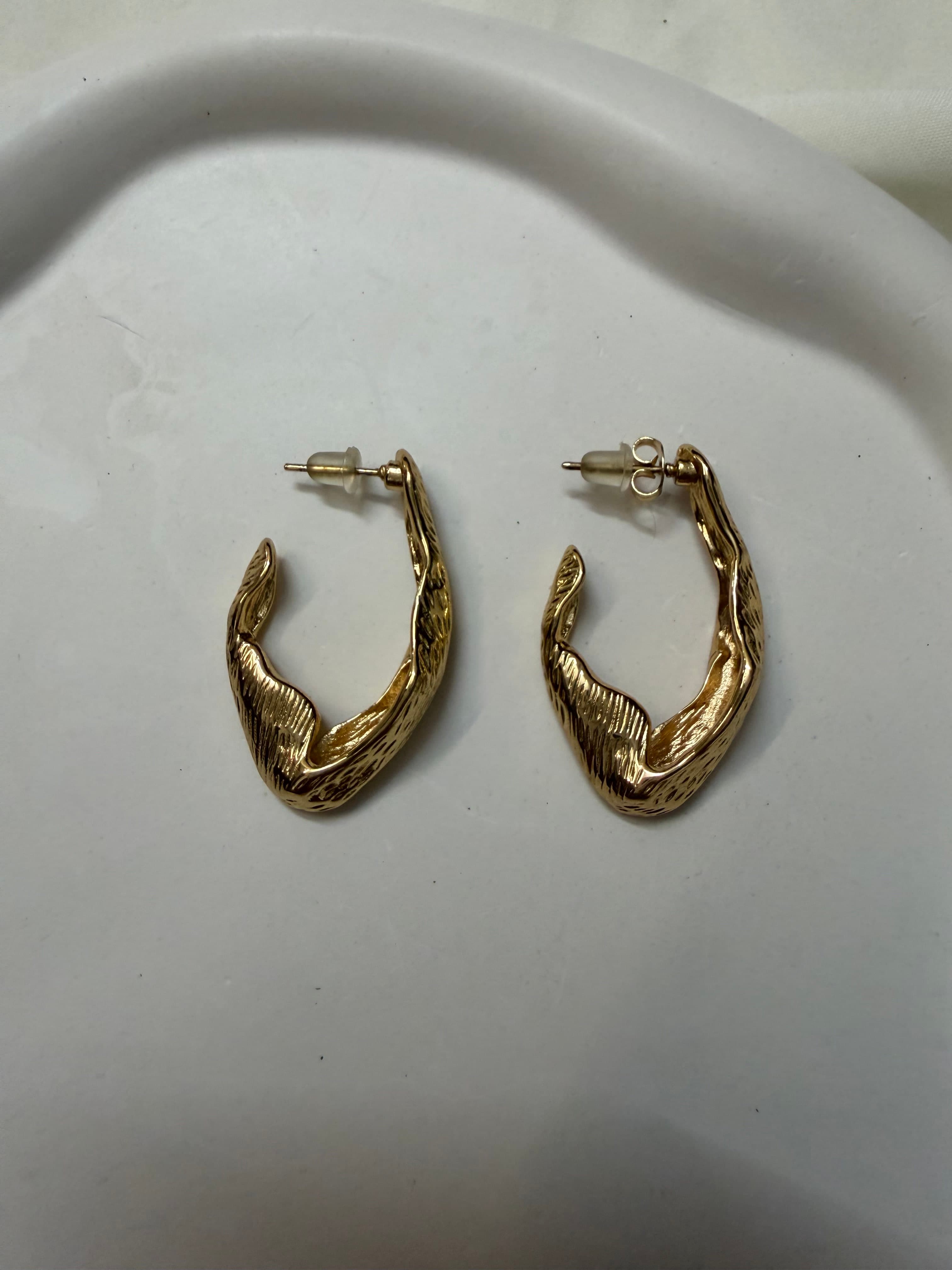 Irregular U arc hoops - Image 1